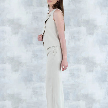 Compleu crem elegant 2 Piese – Vestă Asimetrică și Pantaloni cu Croi Drept 5008-010 - NIZIA