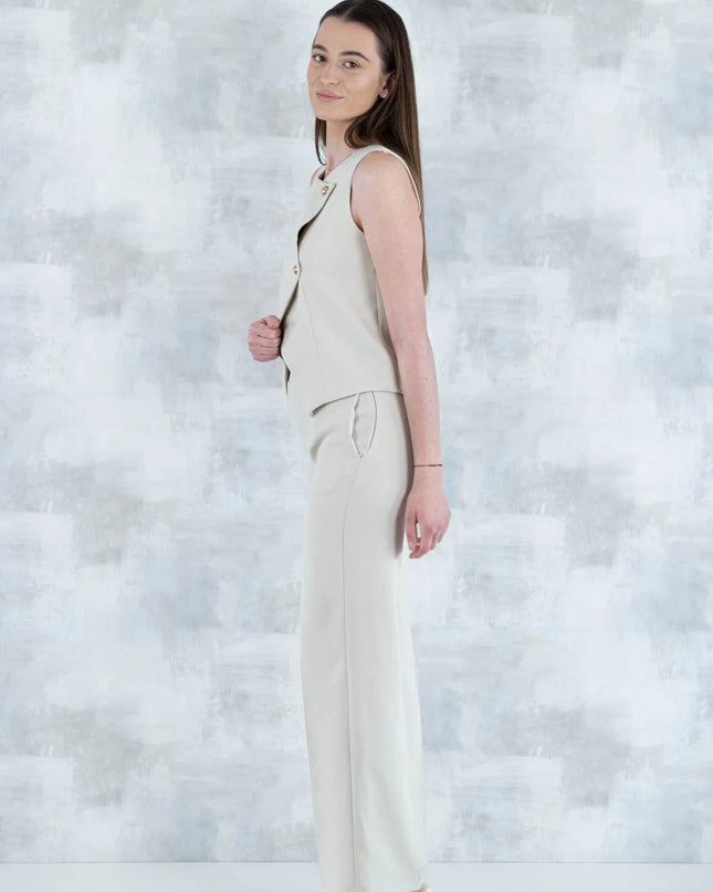 Compleu crem elegant 2 Piese – Vestă Asimetrică și Pantaloni cu Croi Drept 5008-010 - NIZIA