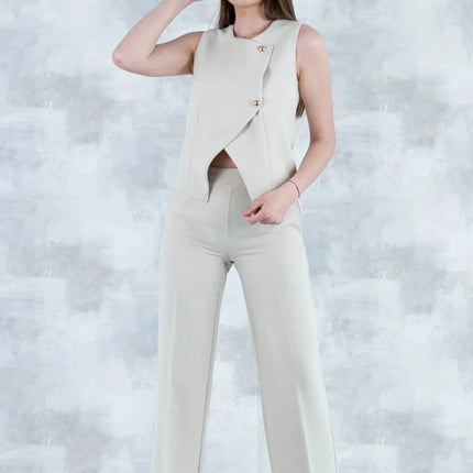 Compleu crem elegant 2 Piese – Vestă Asimetrică și Pantaloni cu Croi Drept 5008-010 - NIZIA