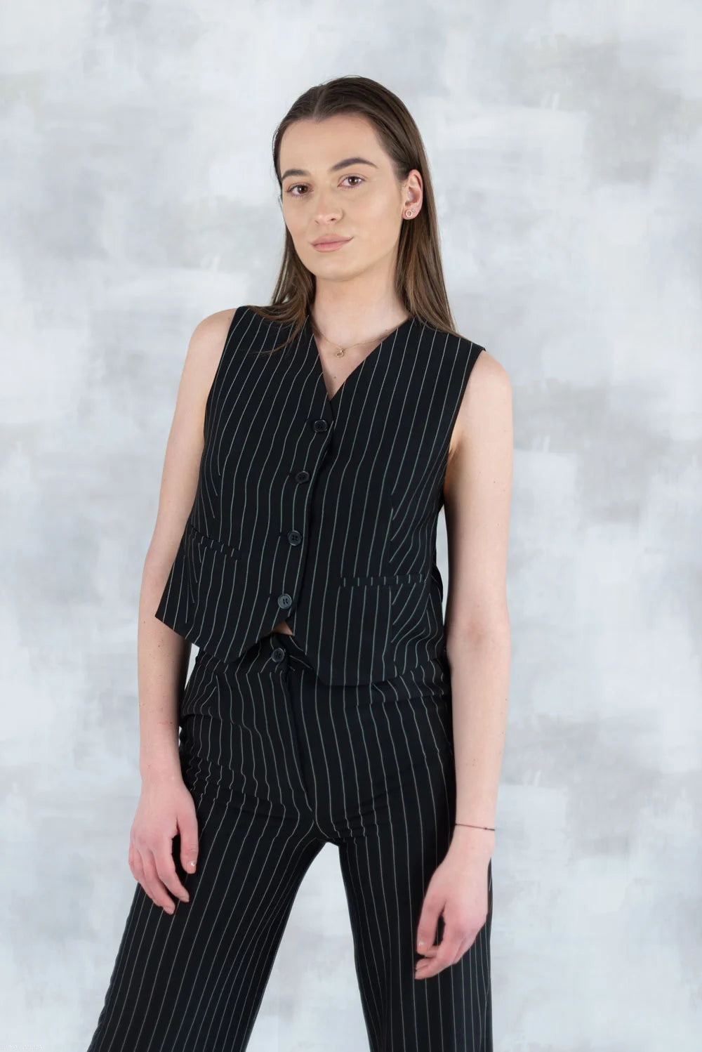 Compleu Negru în Dungi – Vestă și Pantaloni 5001-010 - NIZIA