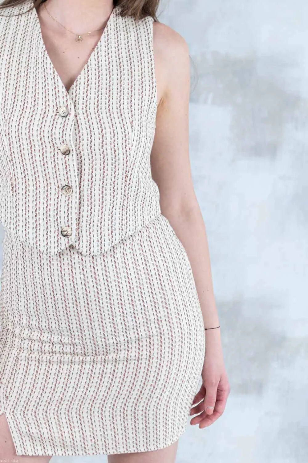 Compleu vestă și fustă – bej 5010-010 - NIZIA