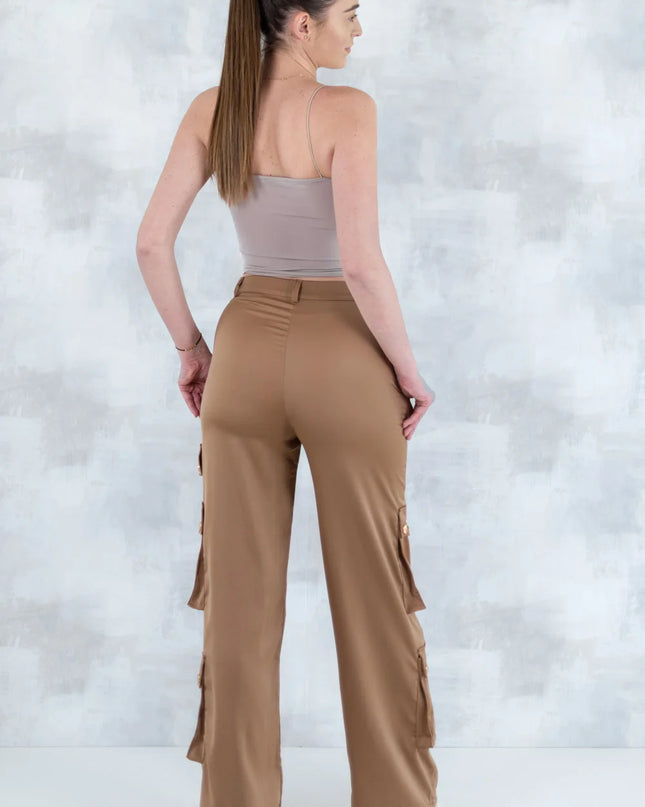 Pantaloni maro cu buzunare laterale și aspect satinat 8002-013 - NIZIA