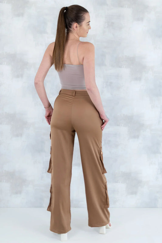 Pantaloni maro cu buzunare laterale și aspect satinat 8002-013 - NIZIA