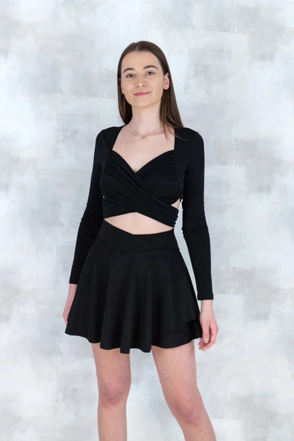 Top crop drapat negru - feminitate și lejeritate în mișcare 12018-017 - NIZIA