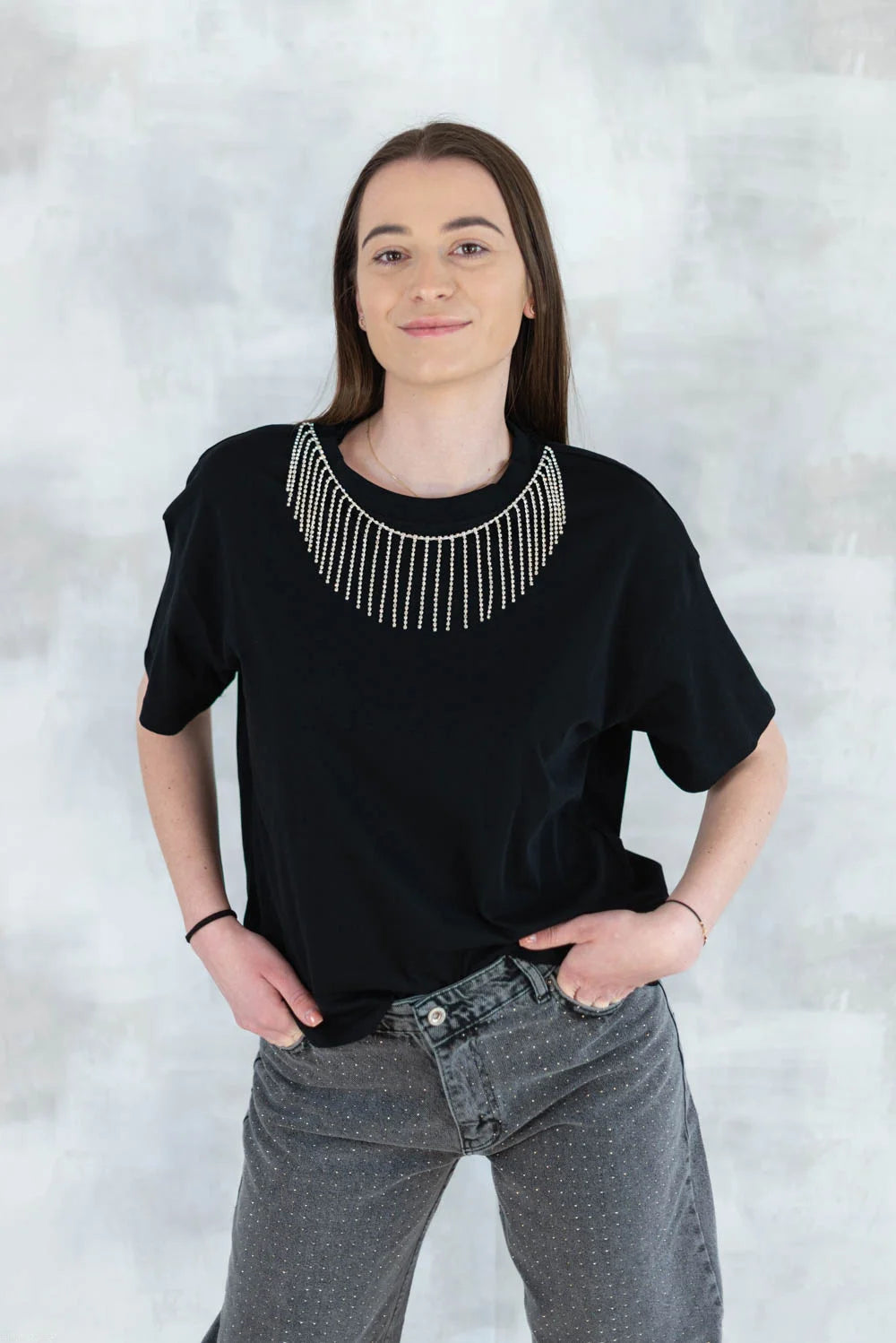 Tricou negru cu aplicatii tip colier 12010-017 - NIZIA