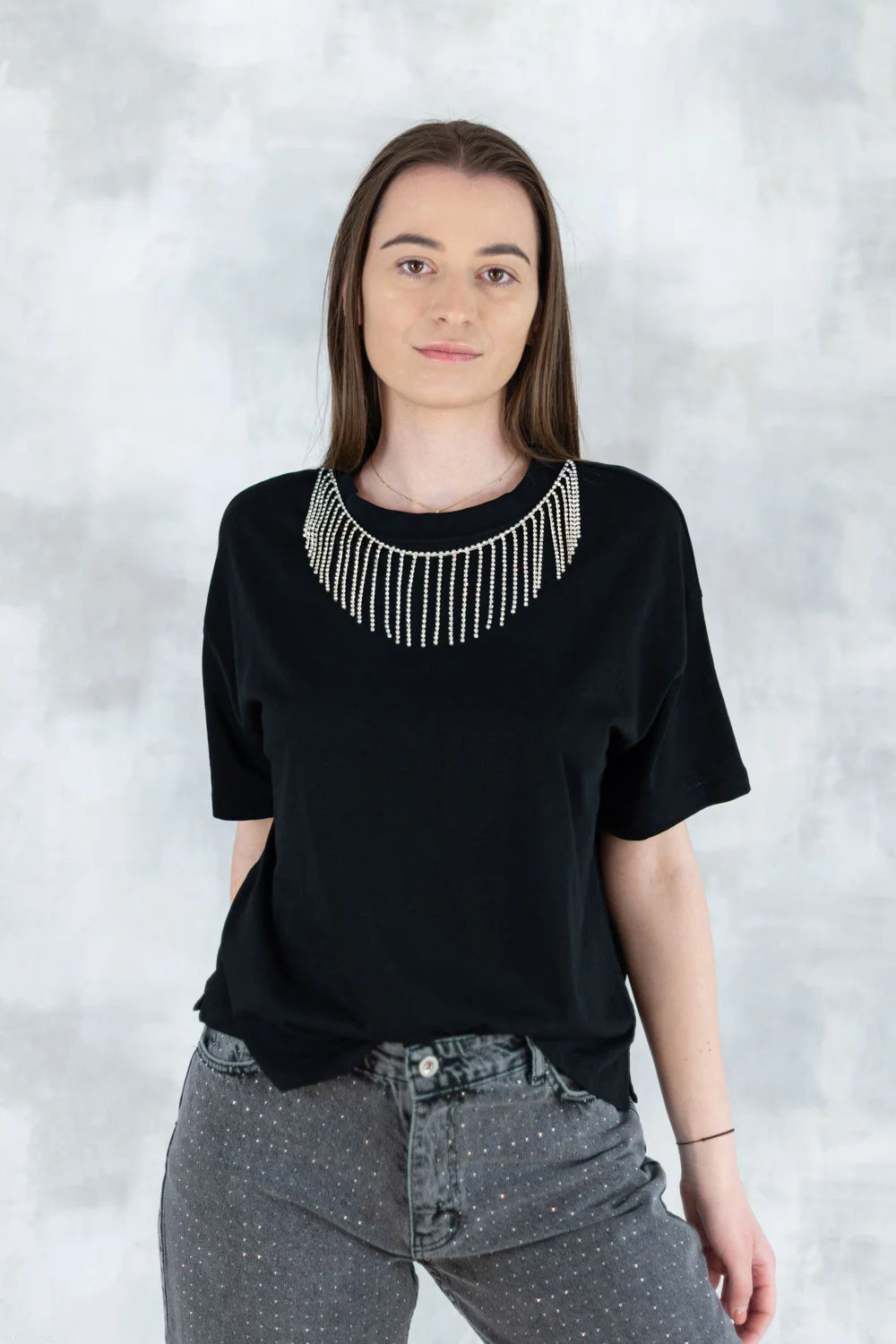 Tricou negru cu aplicatii tip colier 12010-017 - NIZIA