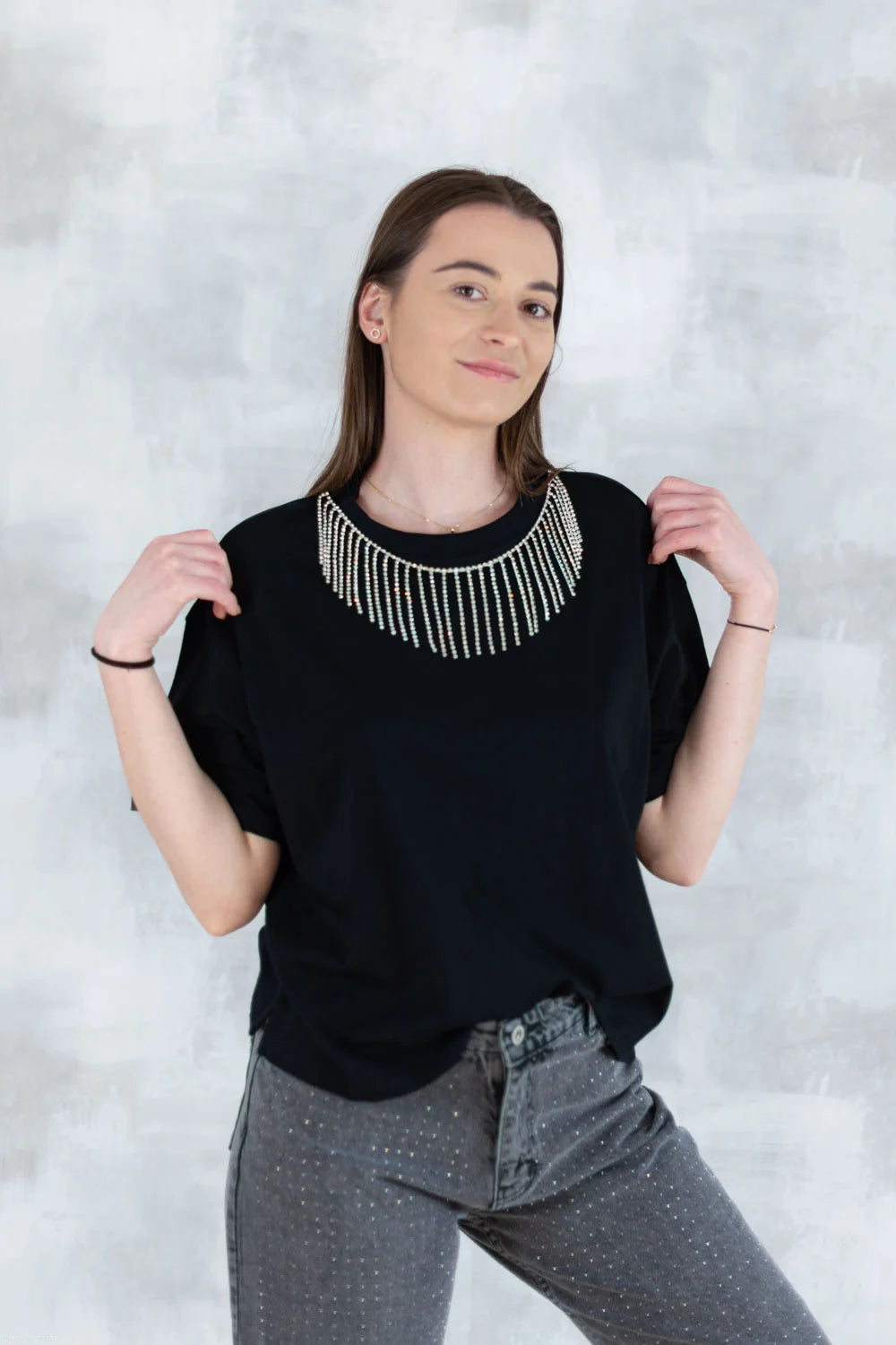 Tricou negru cu aplicatii tip colier 12010-017 - NIZIA