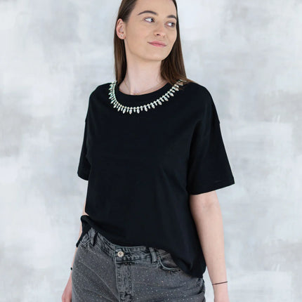 Tricou negru cu aplicații din pietre mari tip colier 12014-017 - NIZIA