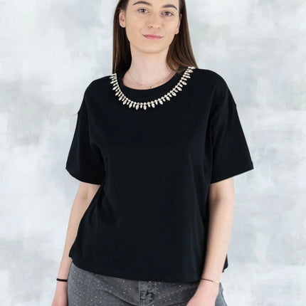 Tricou negru cu aplicații din pietre mari tip colier 12014-017 - NIZIA