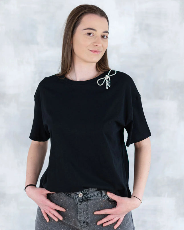 Tricou negru cu broșă tip fundiță detașabilă 12016-017 - NIZIA