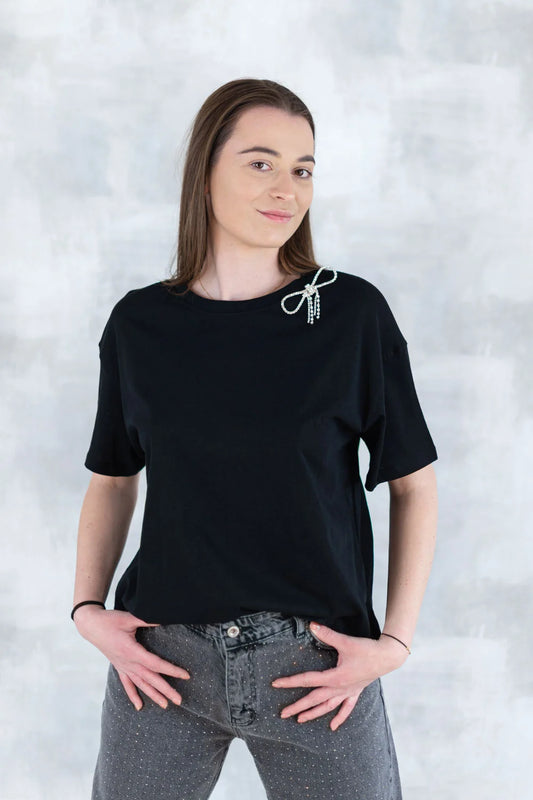 Tricou negru cu broșă tip fundiță detașabilă 12016-017 - NIZIA
