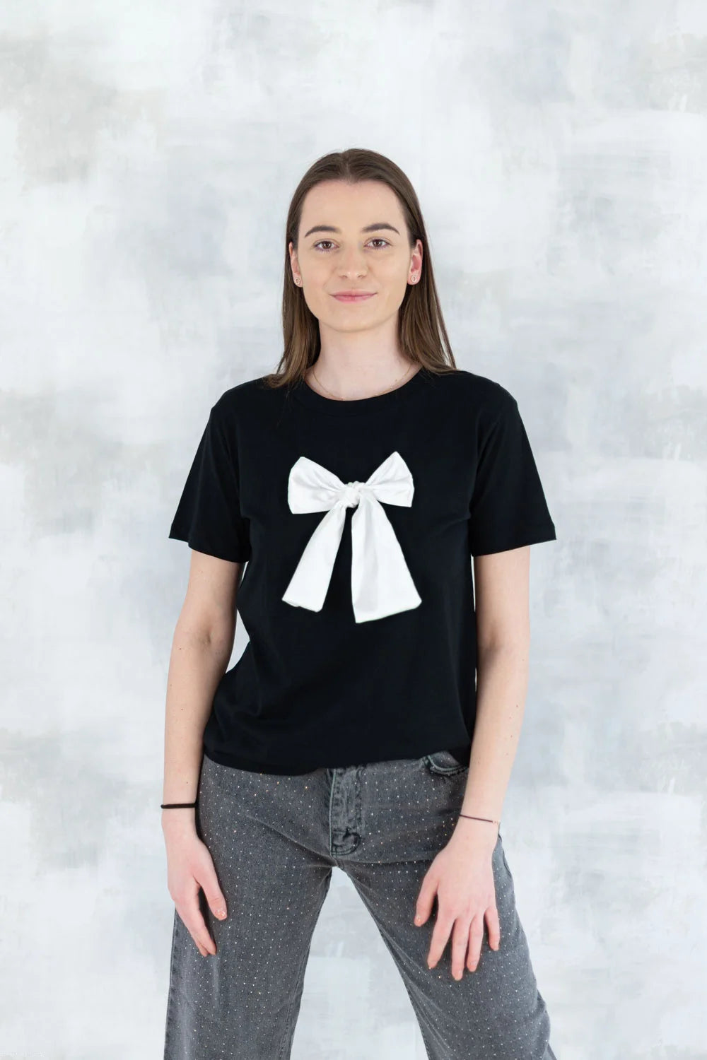 Tricou negru cu fundiță albă 12015-017 - NIZIA