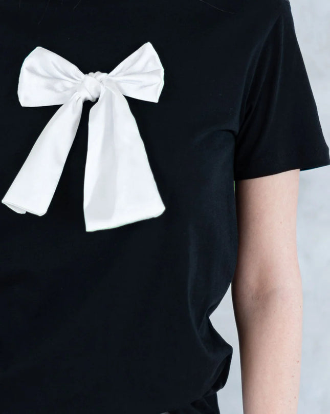 Tricou negru cu fundiță albă 12015-017 - NIZIA