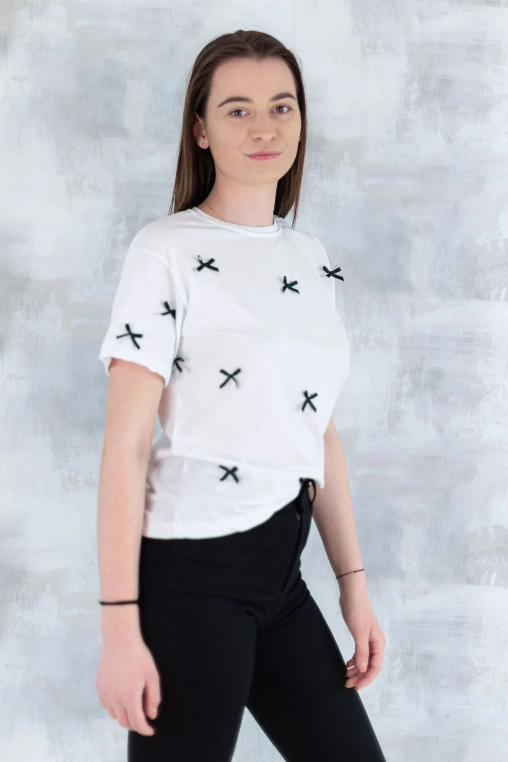 Tricou alb cu fundițe negre 12005-017 - NIZIA