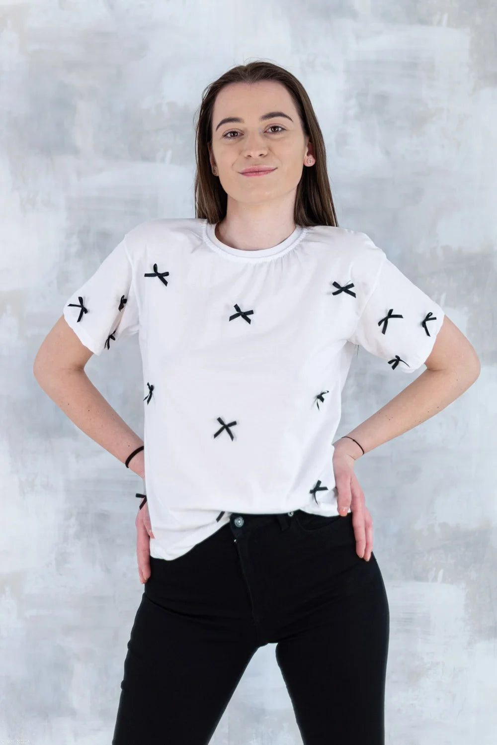 Tricou alb cu fundițe negre 12005-017 - NIZIA