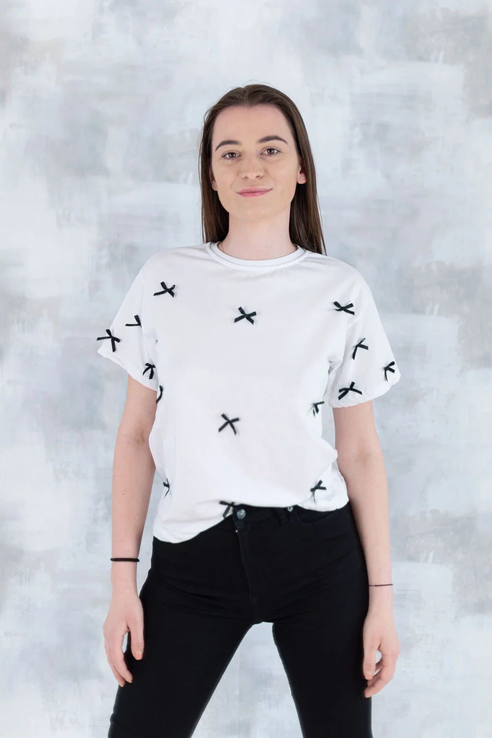 Tricou alb cu fundițe negre 12005-017 - NIZIA