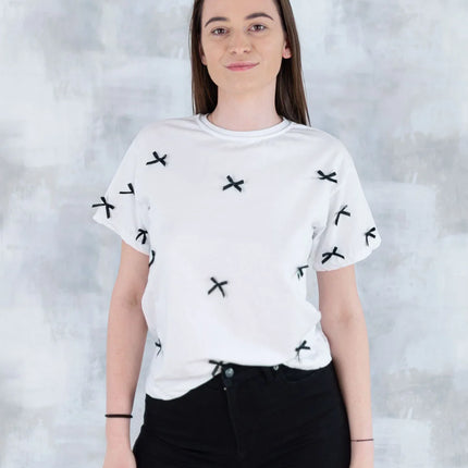 Tricou alb cu fundițe negre 12005-017 - NIZIA