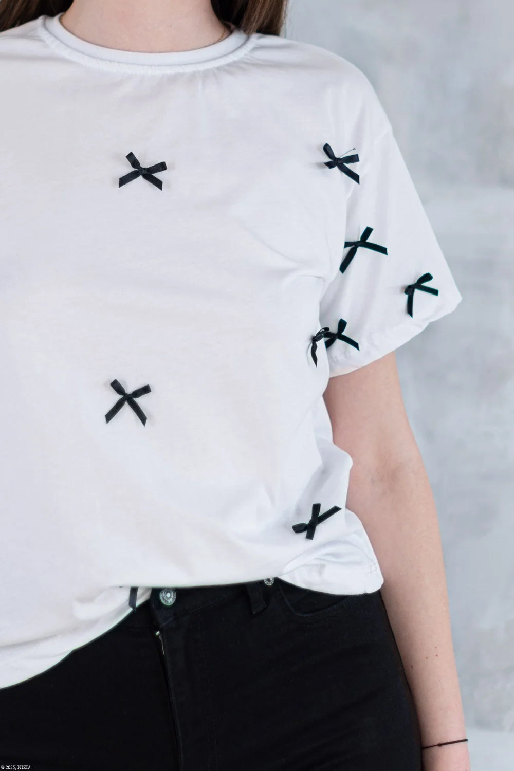 Tricou alb cu fundițe negre 12005-017 - NIZIA