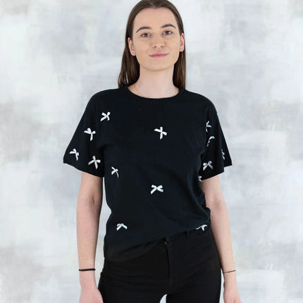 Tricou negru cu fundițe albe 12004-017 - NIZIA