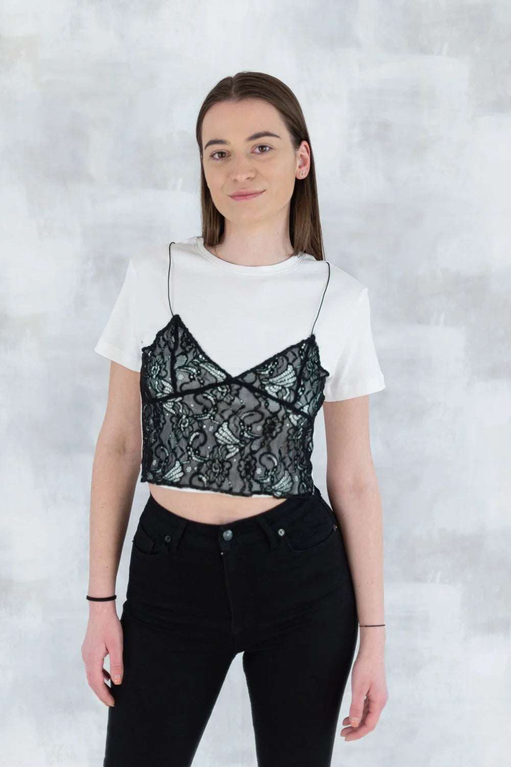 Tricou alb cu aplicații din dantelă 12026-017 - NIZIA