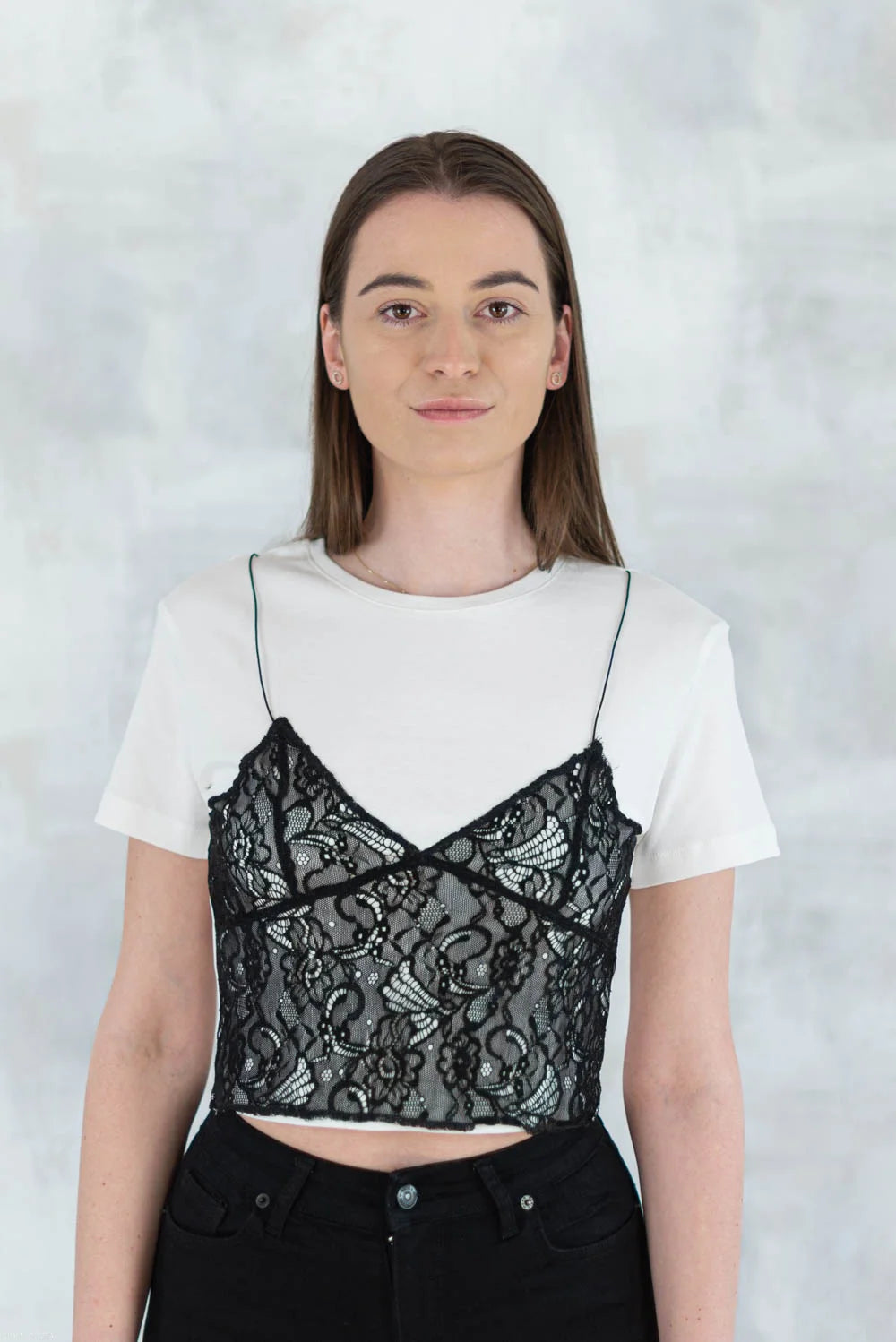 Tricou alb cu aplicații din dantelă 12026-017 - NIZIA