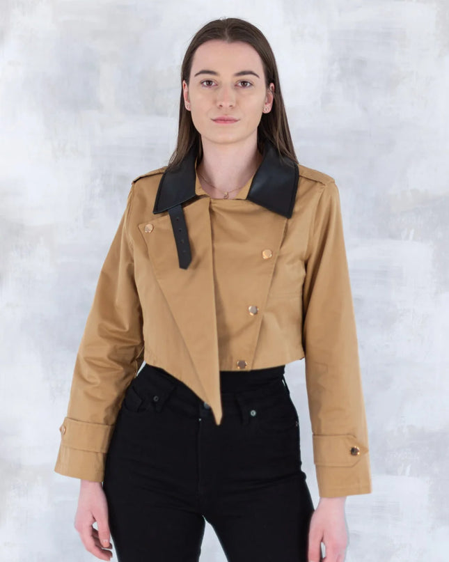 Jachetă scurtă camel cu guler negru 7009-012 - NIZIA