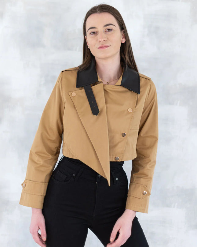 Jachetă scurtă camel cu guler negru 7009-012 - NIZIA