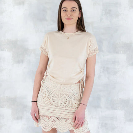 Tricou crem boho cu dantelă și șnur reglabil 12001-017 - NIZIA