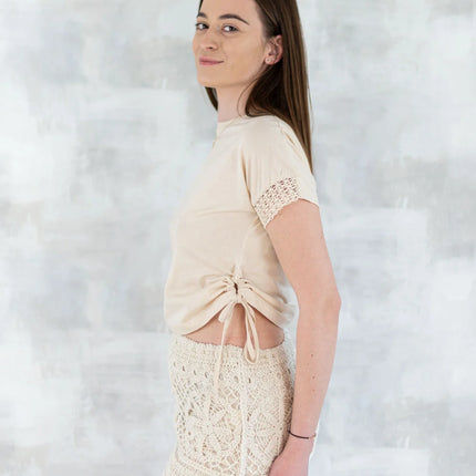 Tricou crem boho cu dantelă și șnur reglabil 12001-017 - NIZIA