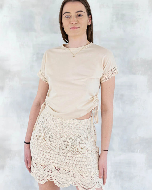 Tricou crem boho cu dantelă și șnur reglabil 12001-017 - NIZIA