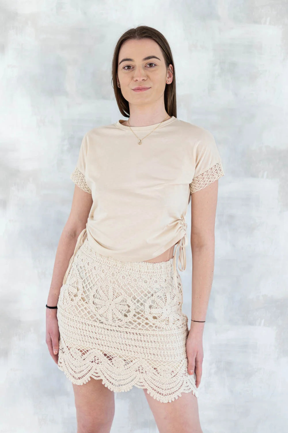 Tricou crem boho cu dantelă și șnur reglabil 12001-017 - NIZIA