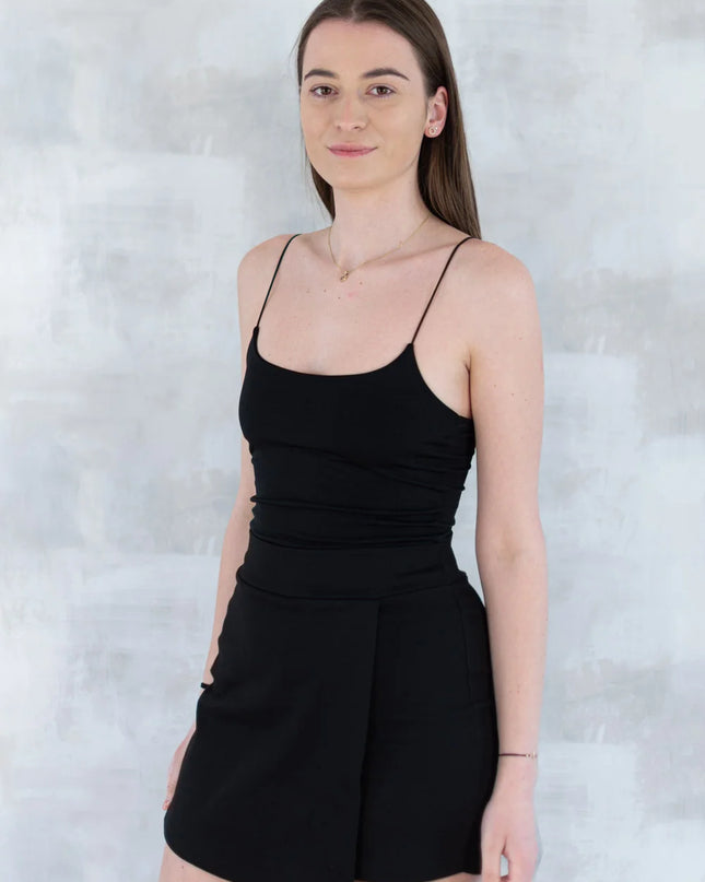 Fustă pantalon neagră – confort și stil într-o singură piesă 6001-011 - NIZIA