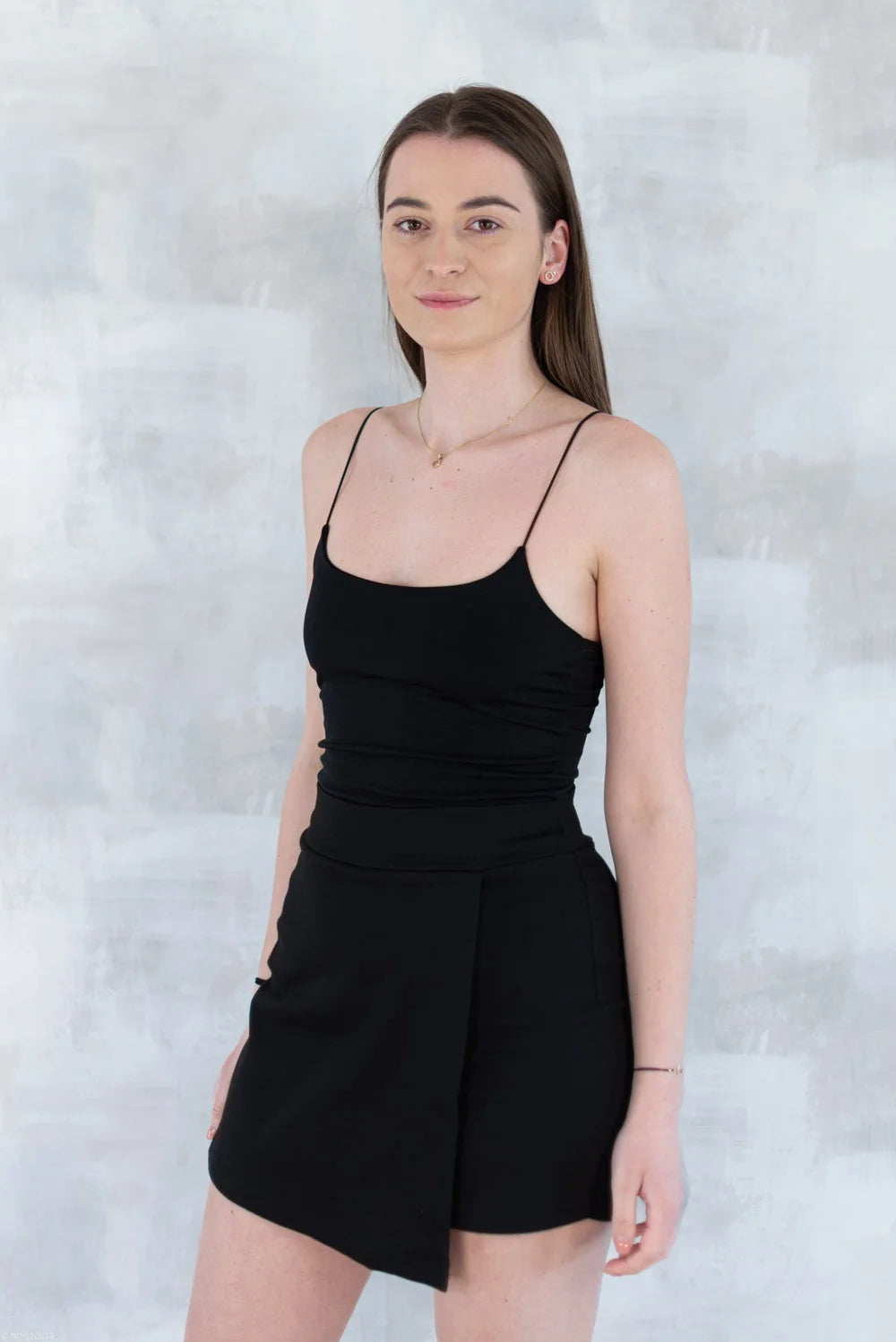 Fustă pantalon neagră – confort și stil într-o singură piesă 6001-011 - NIZIA