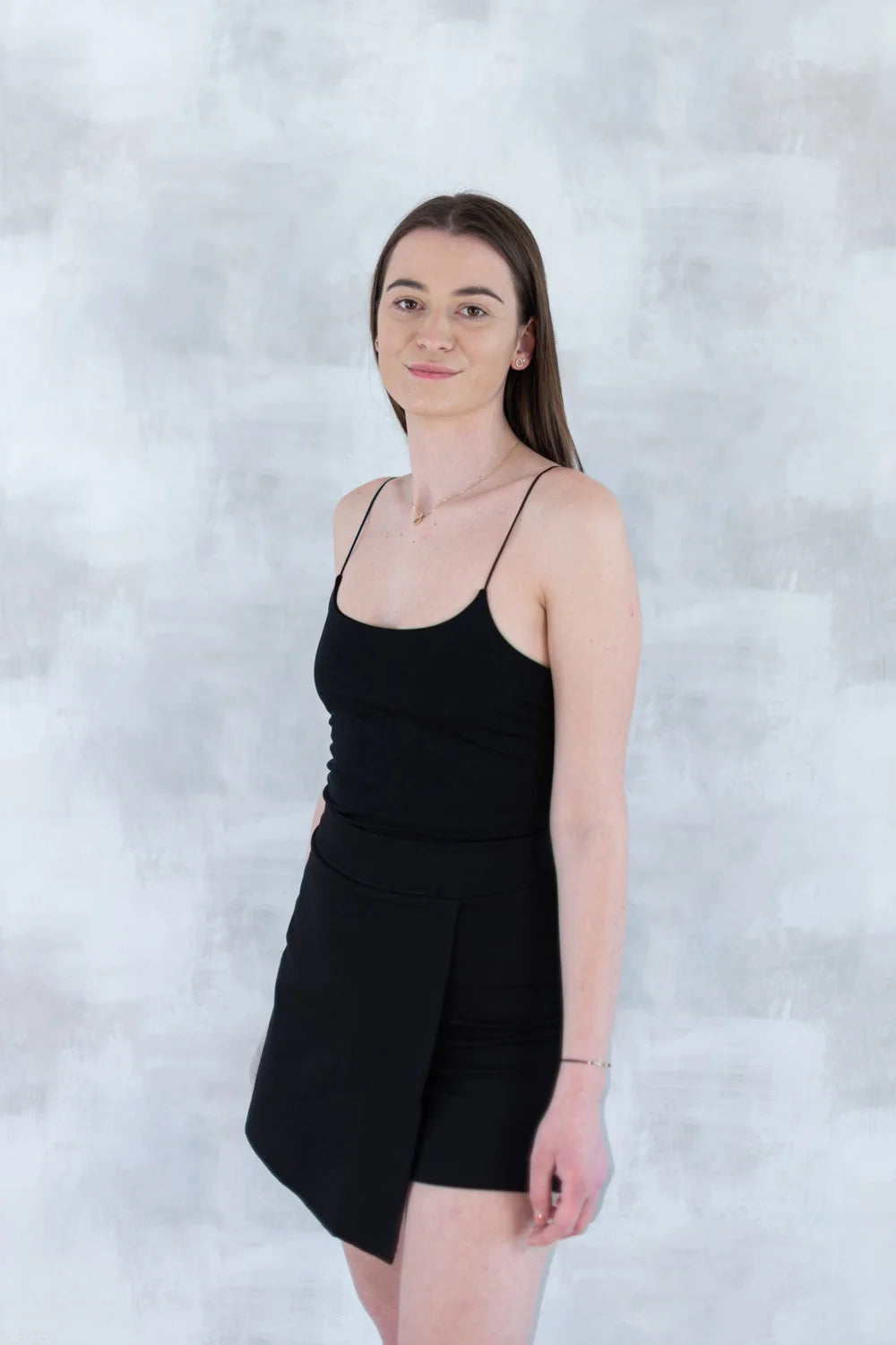 Fustă pantalon neagră – confort și stil într-o singură piesă 6001-011 - NIZIA