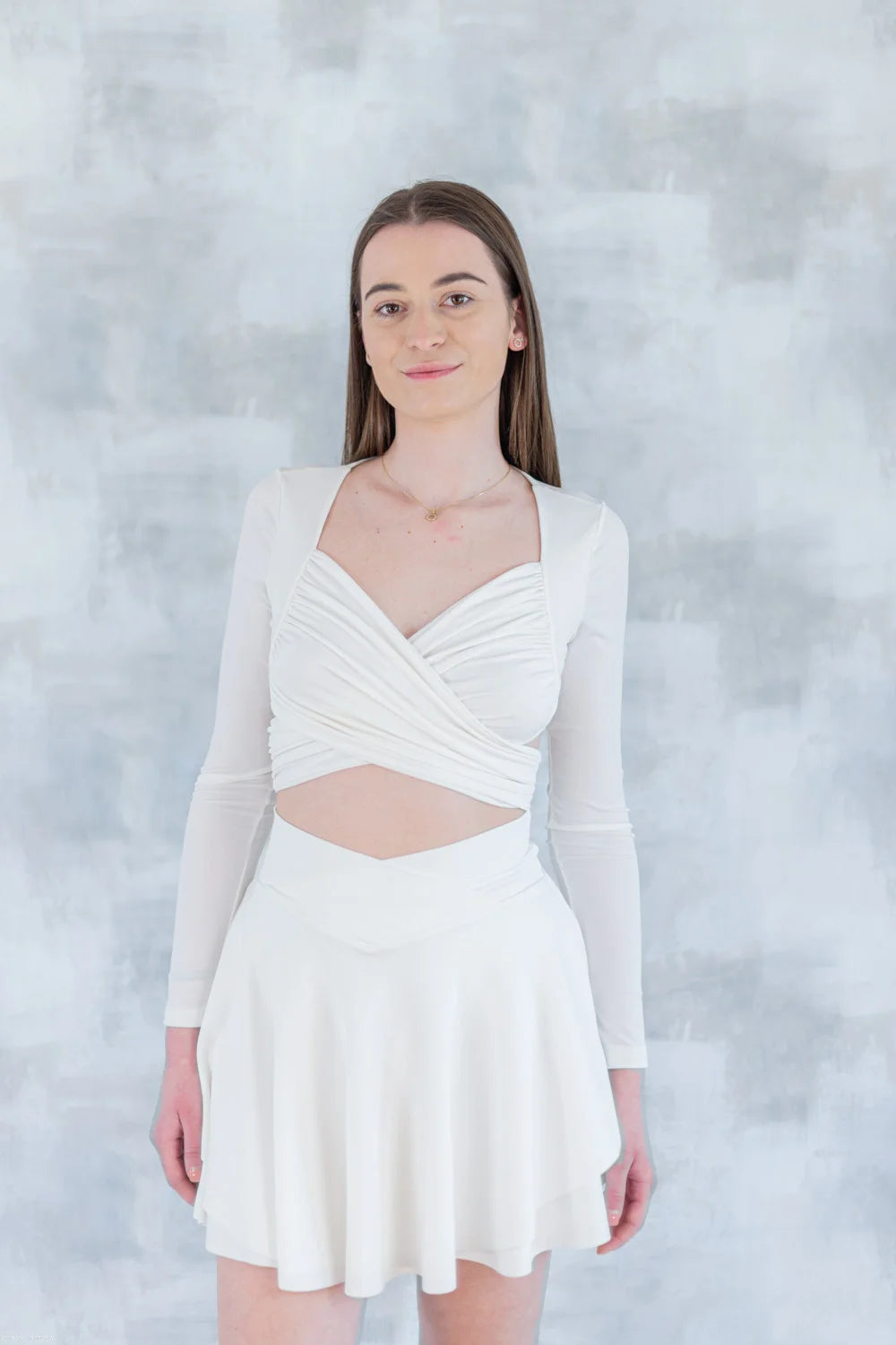 Top crop drapat alb - feminitate și lejeritate în mișcare 12019-017 - NIZIA