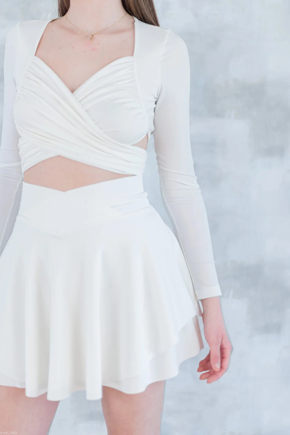 Top crop drapat alb - feminitate și lejeritate în mișcare 12019-017 - NIZIA