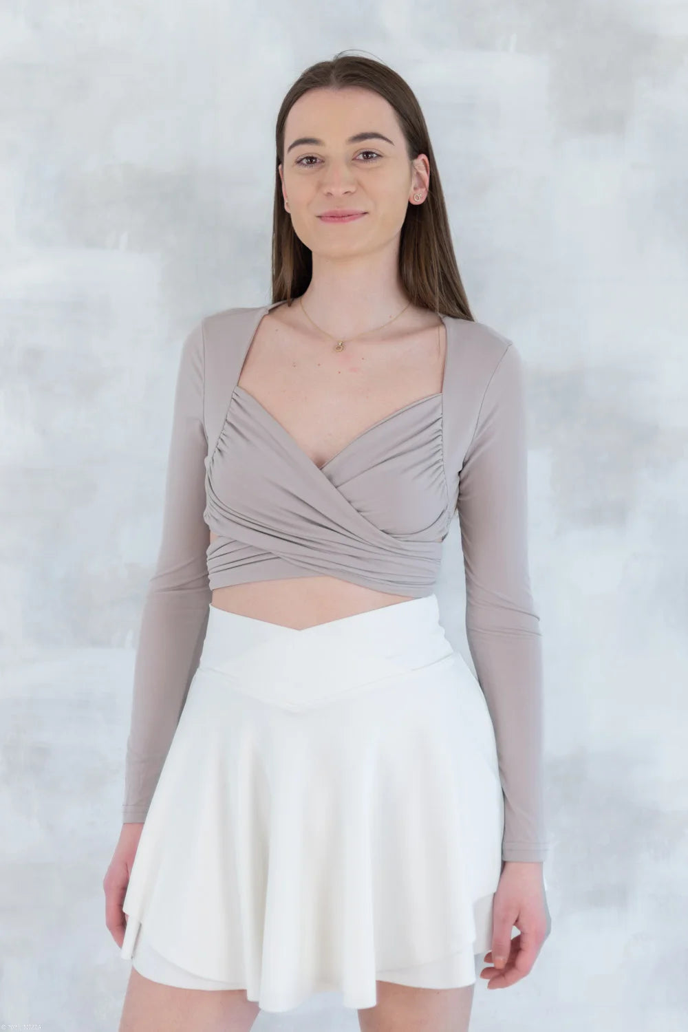 Top crop drapat crem - feminitate și lejeritate în mișcare 12020-017 - NIZIA