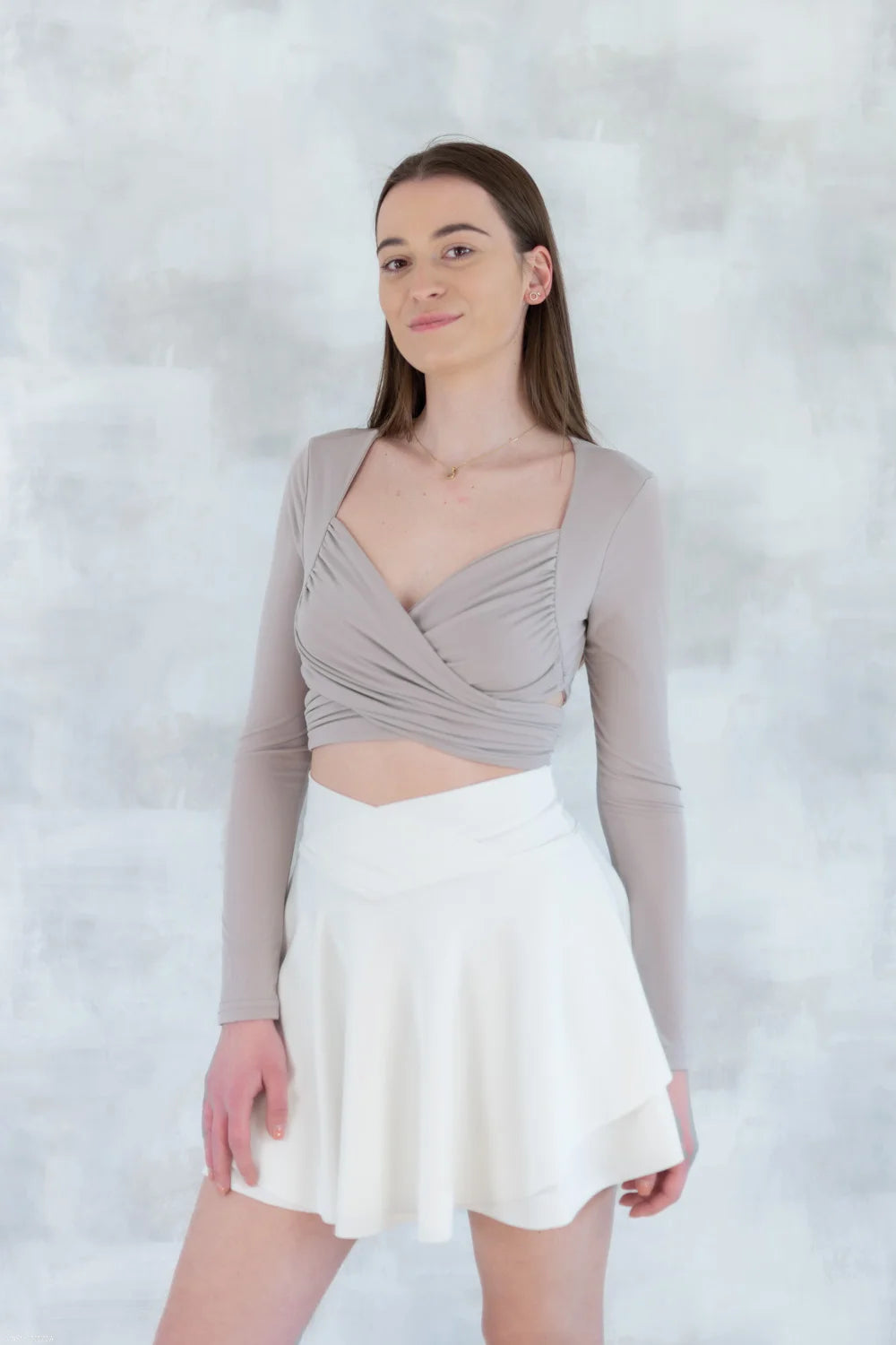 Top crop drapat crem - feminitate și lejeritate în mișcare 12020-017 - NIZIA