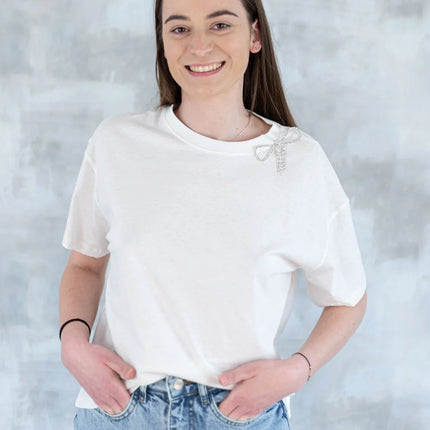 Tricou alb cu broșă tip fundiță detașabilă 12017-017 - NIZIA