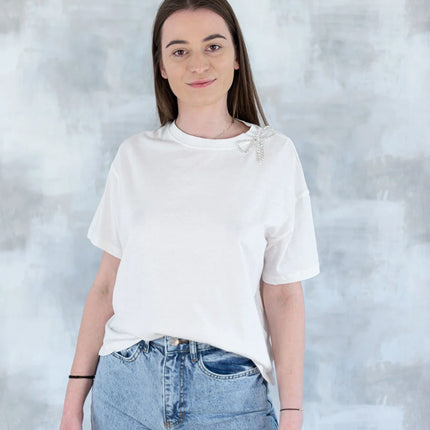 Tricou alb cu broșă tip fundiță detașabilă 12017-017 - NIZIA