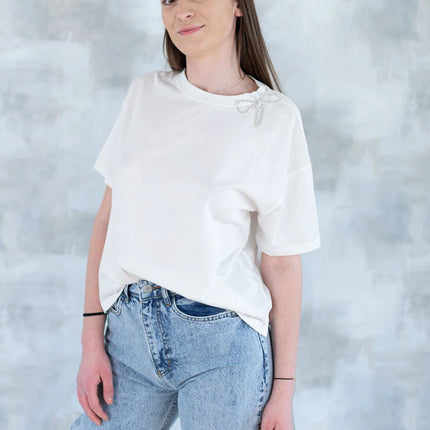 Tricou alb cu broșă tip fundiță detașabilă 12017-017 - NIZIA
