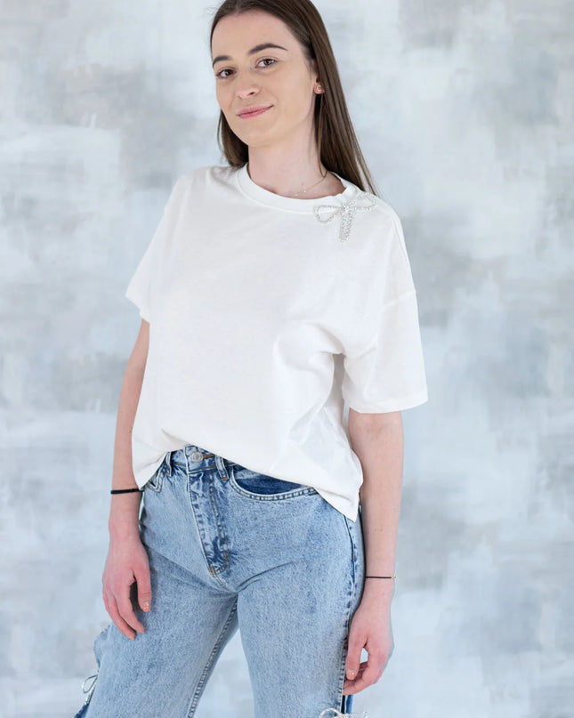 Tricou alb cu broșă tip fundiță detașabilă 12017-017 - NIZIA