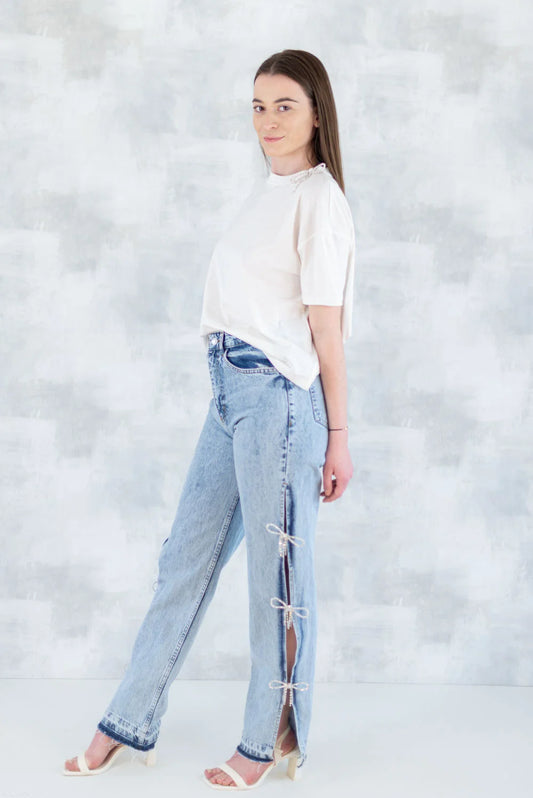 Blugi drepti cu fundițe strălucitoare detașabile – detaliu glam 1002-006 - NIZIA