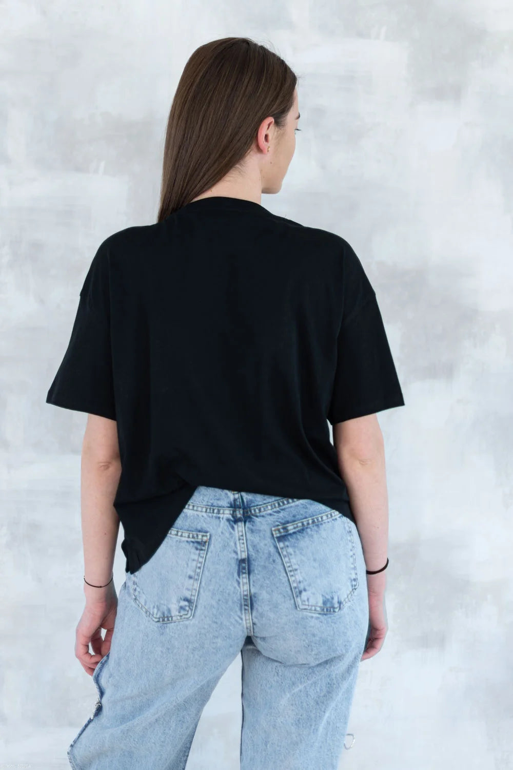 Tricou negru cu aplicație 3D - 