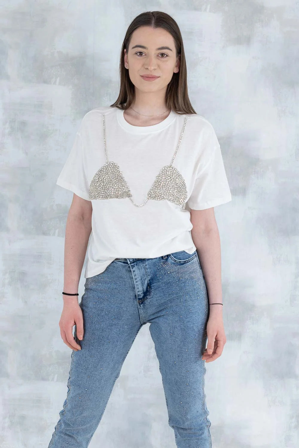 Tricou alb cu aplicație 3D – „Top cu pietre strălucitoare” 12006-012 - NIZIA