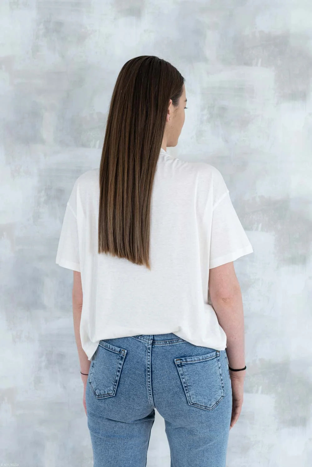 Tricou alb cu aplicație 3D – „Top cu pietre strălucitoare” 12006-012 - NIZIA