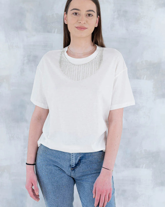Tricou alb cu aplicații tip colier 12011-017 - NIZIA