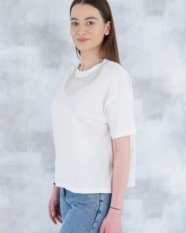 Tricou alb cu aplicații tip colier 12011-017 - NIZIA