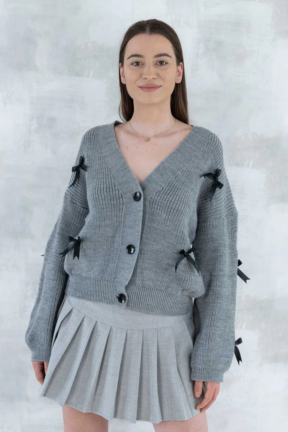 Cardigan chic cu fundițe applicate-gri deschis 4002 - NIZIA