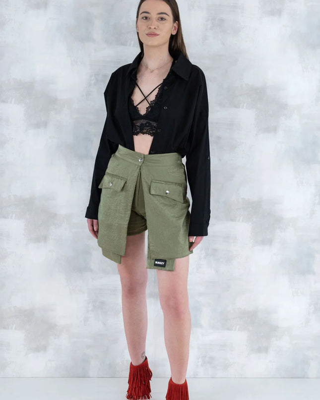 Set 3 Piese Urban Green – Cămașă neagră, bluză asimetrică și pantalon scurt khaki 5005-010 - NIZIA
